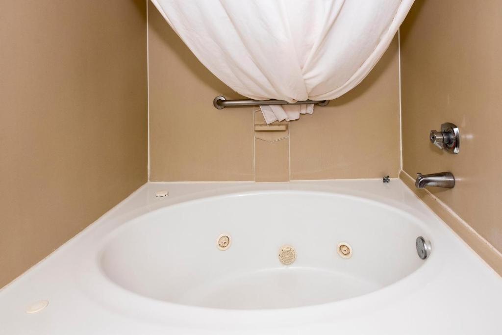 My Home & Suites Madison Ga Eksteriør billede